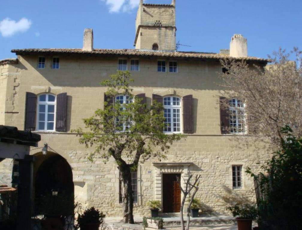 蒙特阿瑞娜酒店 Montaren-et-Saint-Médiers 外观 照片