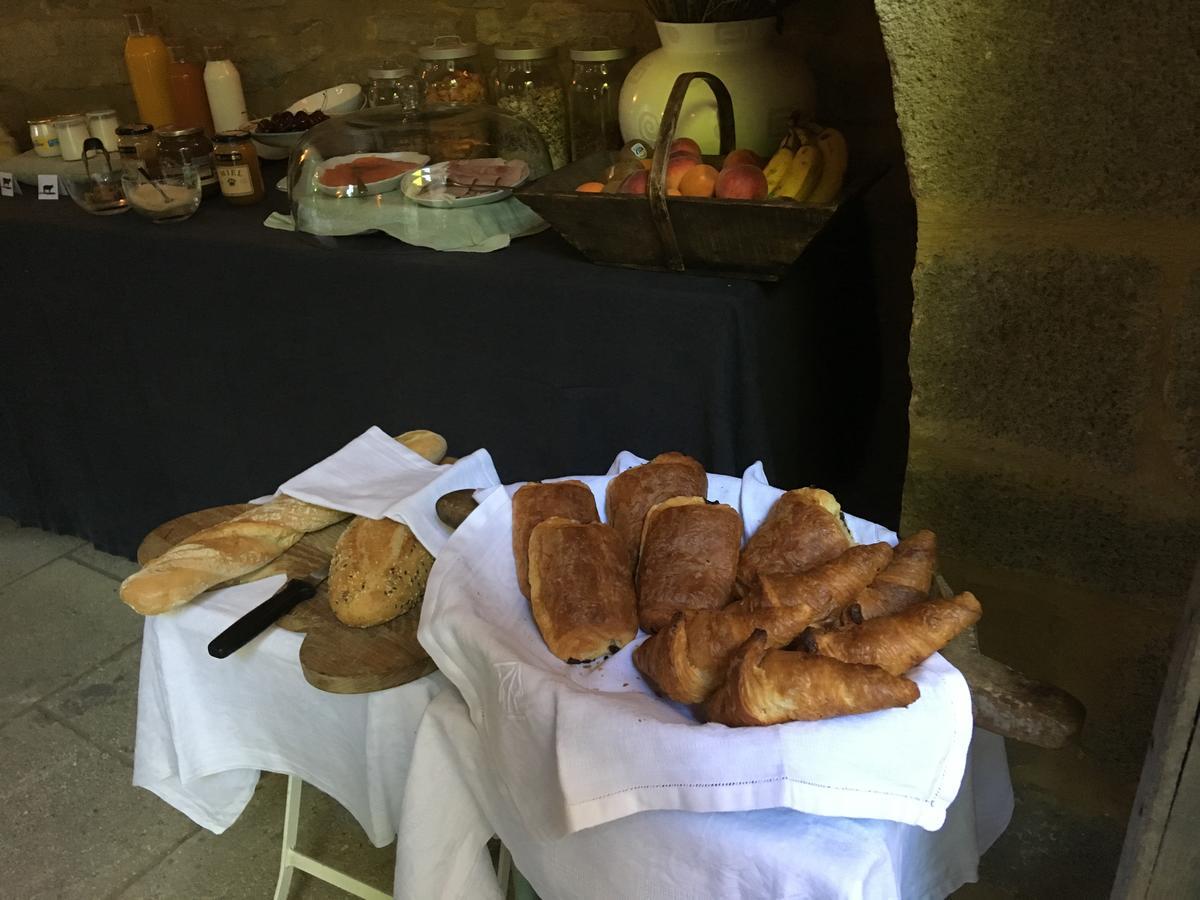 蒙特阿瑞娜酒店 Montaren-et-Saint-Médiers 外观 照片