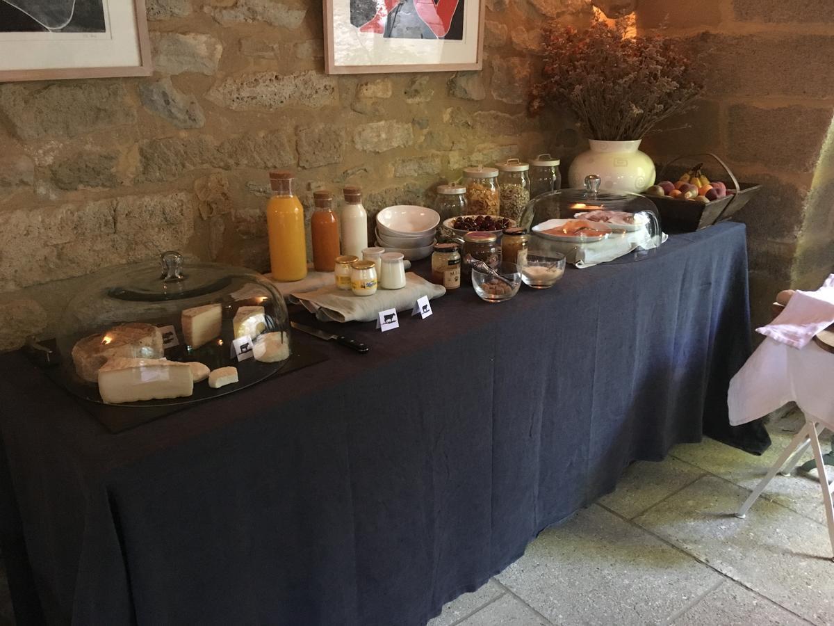 蒙特阿瑞娜酒店 Montaren-et-Saint-Médiers 外观 照片