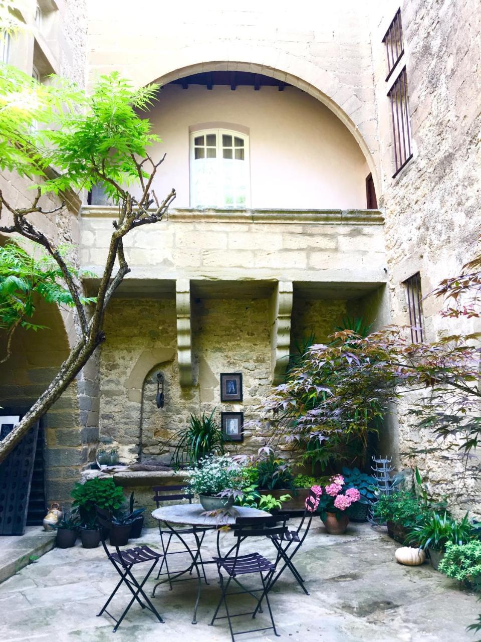 蒙特阿瑞娜酒店 Montaren-et-Saint-Médiers 外观 照片